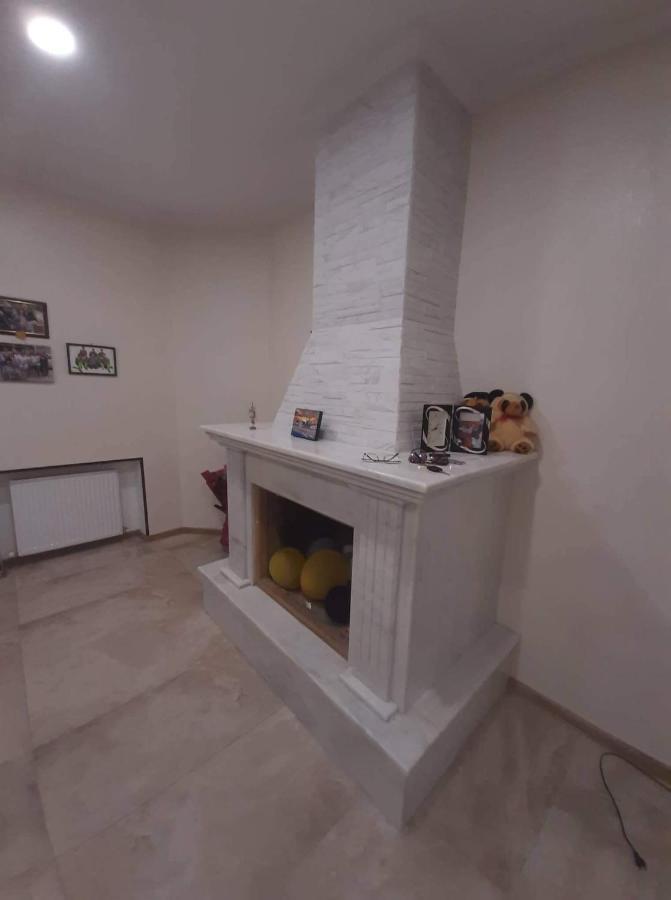 Bed and Breakfast Jorji Гори Экстерьер фото